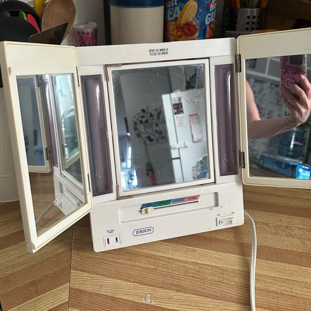 White Jerdon Tri-Fold Lighted Vanity Mirror